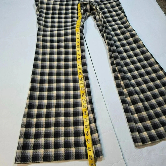 Torrid Plus Size 1R Black & Beige Plaid High-Waisted pocket pixie Flare Pant - Picture 10 of 16